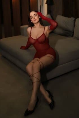 Elvira photo 2