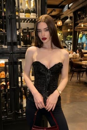 Natalya, 26