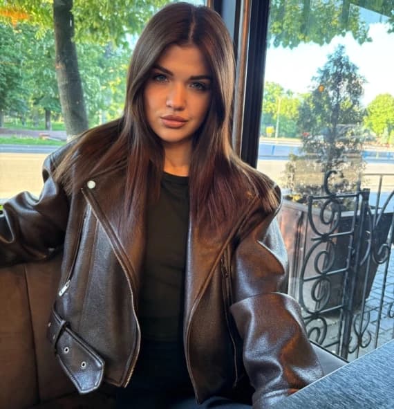 Eva photo 1