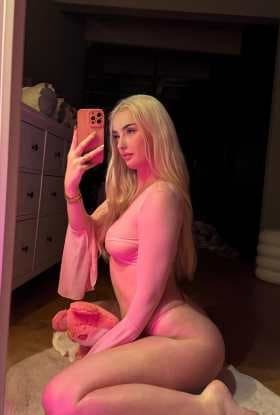 Elena, 24