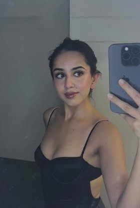 Simran photo 1