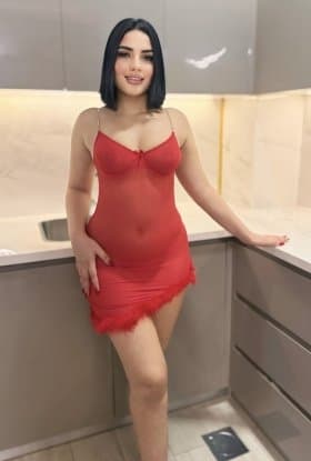 Maryem, 26